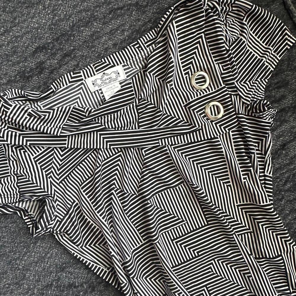 Vintage y2k Trixxi black & white asymmetrical blouse